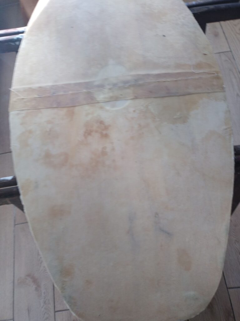 Plateau bouclier peau crue cuir