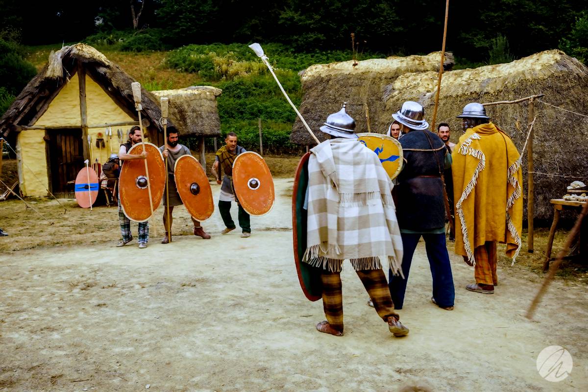 Guerriers village bataille